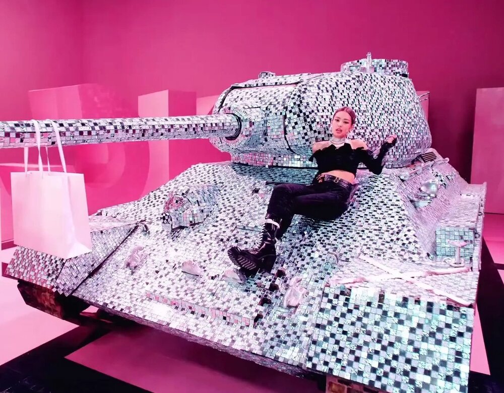 blackpinks-obsession-with-tanks-v0-ndbndwtptfx91.jpg